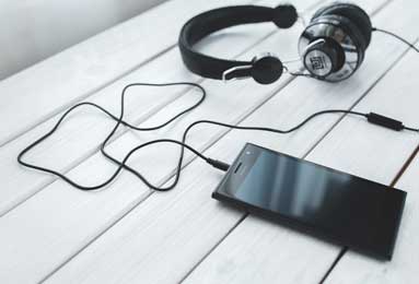 意甲知名评论员谈米兰去澳大利亚和科莫踢联赛，这是好的建议，不过要注意很多问题